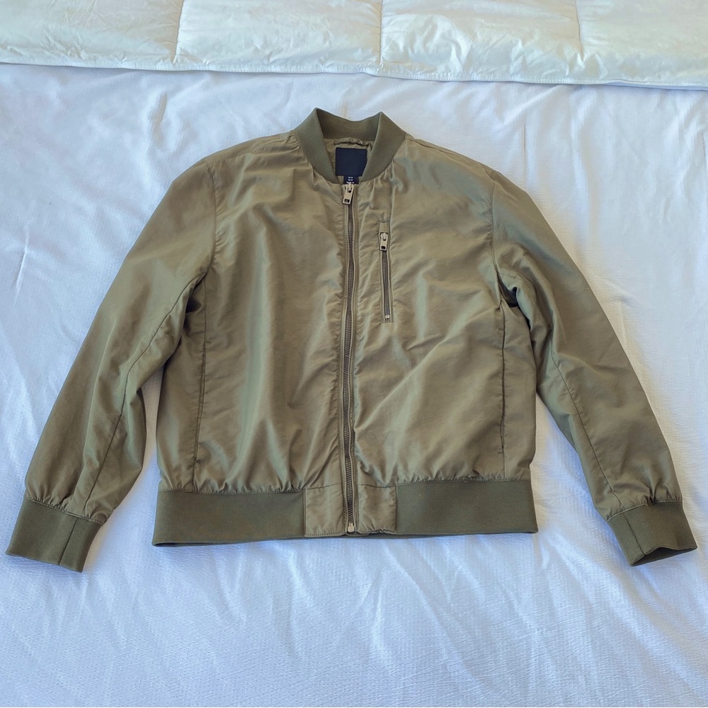 🌼$30for3 (SALE)🌼 Men’s H&M Bomber Jacket